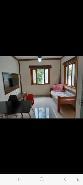 Casa, em condomínio com piscina, em Maresias